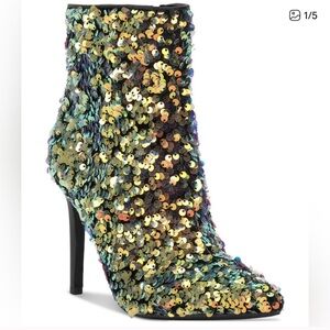 NWT  I.N.C. Reisa Gold Sequins Dress Booties size 8 medium - new in box!